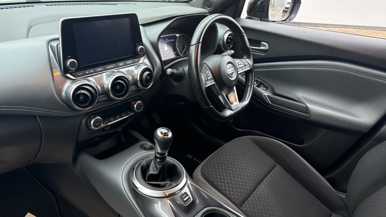 Nissan Juke 1.0 DiG-T 114 N-Connecta 5dr Petrol Hatchback